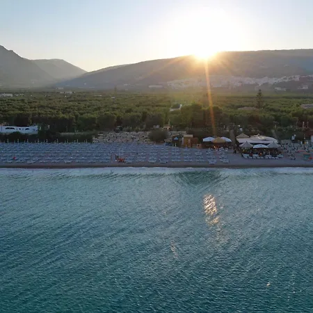 Saracena Holiday Home With Beach And Swimming Pool