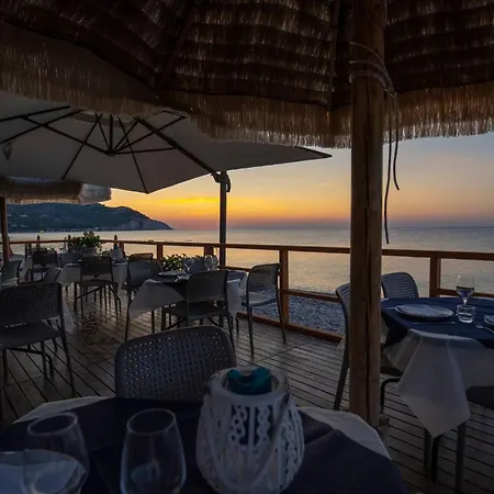 Saracena Holiday Home With Beach And Swimming Pool
