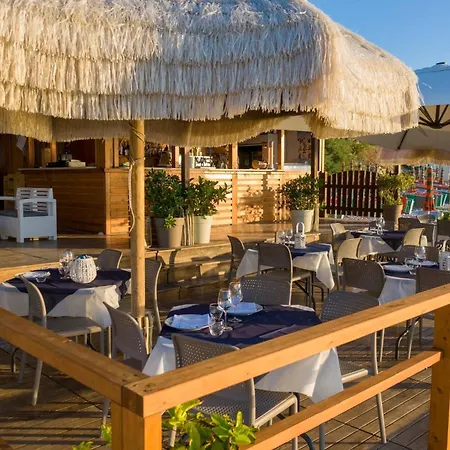 Casa de Férias Saracena Holiday Home With Beach And Swimming Pool Mattinata